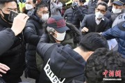 众夫盈门多次未经允许外出，“素媛案”凶手赵斗淳再次被拘留