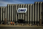 众夫盈门陷入丑闻的巴西肉类巨头JBS在美上市 首日开盘报13.65美元