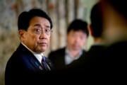 众夫盈门日本贸易谈判代表赤泽亮正据悉本周考虑返回华盛顿继续谈判